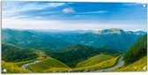 Tuinposter – Bergen - Landschap - Wolken - Groen - 100x50 cm Foto op Tuinposter (wanddecoratie voor buiten en binnen)
