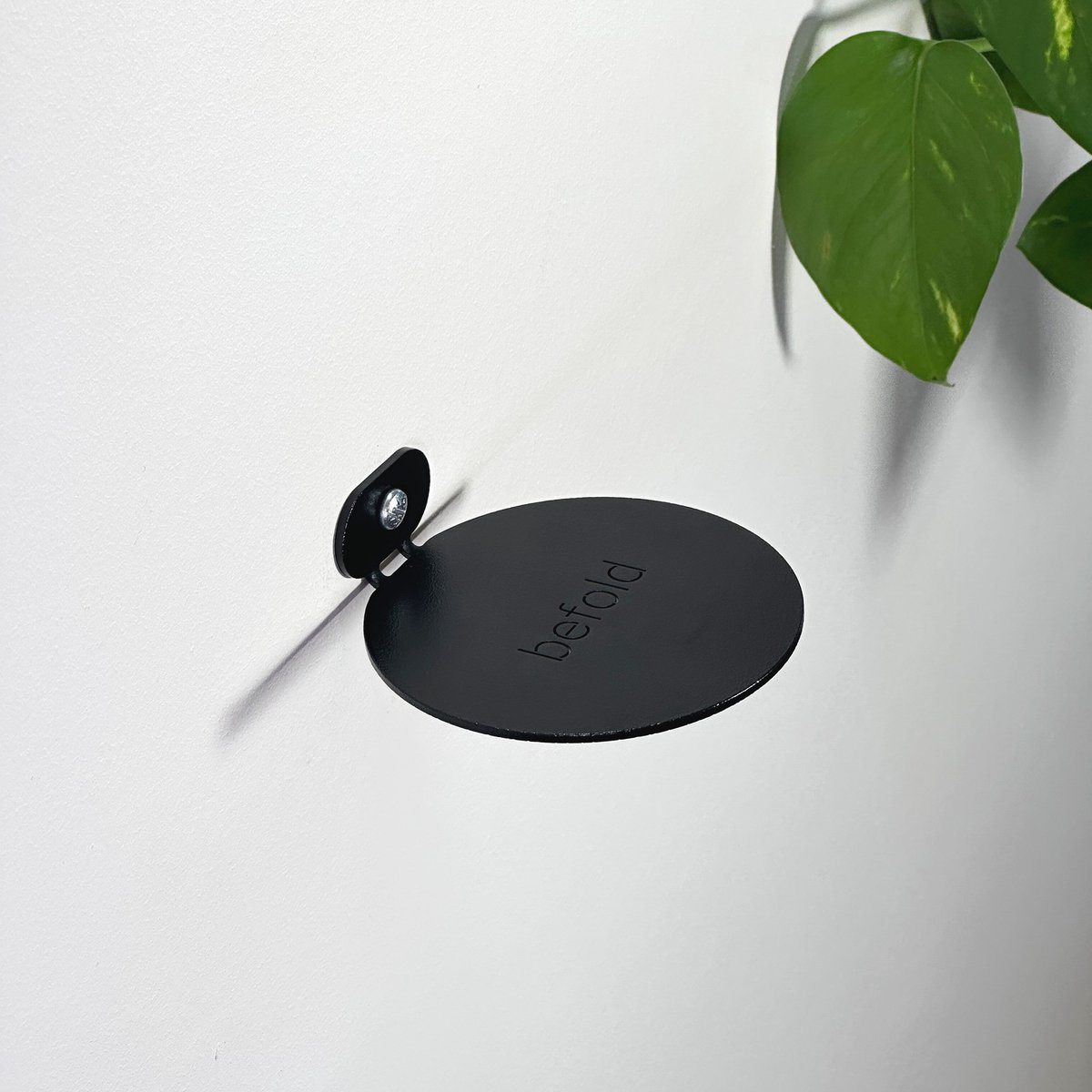 Befold plankje rond, 9cm, zwart - minimalistisch, zwevend, onzichtbaar, stalen muur/wand plankjes voor kleine plant, of design ornament
