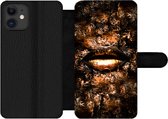 Bookcase Geschikt voor iPhone 12 Pro telefoonhoesje - Vrouw - Lippen - Koper - Met vakjes - Wallet case met magneetsluiting