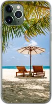 Geschikt voor iPhone 11 Pro hoesje - Strandstoel - Parasol - Palmboom - Siliconen Telefoonhoesje
