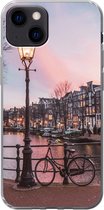 Geschikt voor iPhone 13 hoesje - Amsterdam in de schemering - Siliconen Telefoonhoesje