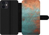 Bookcase Geschikt voor iPhone 12 Mini telefoonhoesje - Metaal - Roest print - Brons - Blauw - Abstract - Structuur - Met vakjes - Wallet case met magneetsluiting