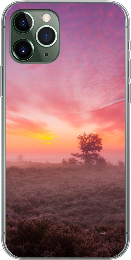 Foto: Geschikt voor iphone 11 pro hoesje paarse tinten in nederlands landschap siliconen telefoonhoesje