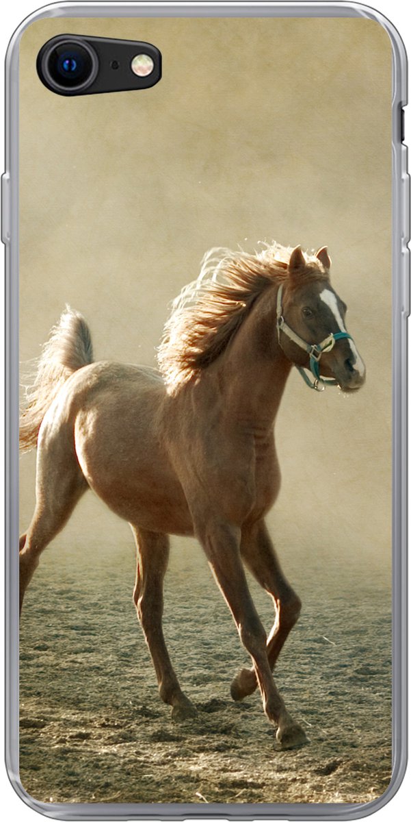 Telefoonhoesje Geschikt voor iPhone 8 hoesje - Paard - Zand - Mist - Siliconen Telefoonhoesje Telefoonhoesje