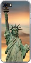 Geschikt voor iPhone 7 hoesje - New York - Vrijheidsbeeld - Zonsondergang - Siliconen Telefoonhoesje