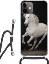 Hoesje met koord Geschikt voor iPhone 12 - Paarden - Zwart - Portret - Siliconen - Crossbody - Backcover met Koord - Telefoonhoesje met koord - Hoesje met touw