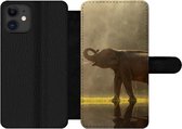 Bookcase Geschikt voor iPhone 12 Pro Max telefoonhoesje - Olifant - Water - Dieren - Natuur - Met vakjes - Wallet case met magneetsluiting