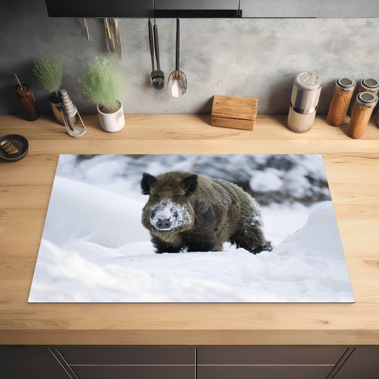 KitchenYeah® Inductie beschermer 81.2x52 cm - Everzwijn - Sneeuw - Dier - Kookplaataccessoires - Afdekplaat voor kookplaat - Inductiebeschermer - Inductiemat - Inductieplaat mat