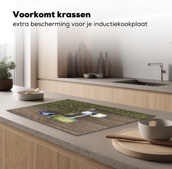 KitchenYeah® Inductie beschermer 81.6x52.7 cm - Tractor - Hakselaar - Maïs - Kookplaataccessoires - Afdekplaat voor kookplaat - Inductiebeschermer - Inductiemat - Inductieplaat mat