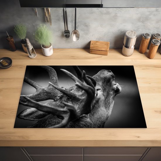 KitchenYeah® Inductie beschermer 78x52 cm - Gewei - Hert - Zwart - Kookplaataccessoires - Afdekplaat voor kookplaat - Inductiebeschermer - Inductiemat - Inductieplaat mat