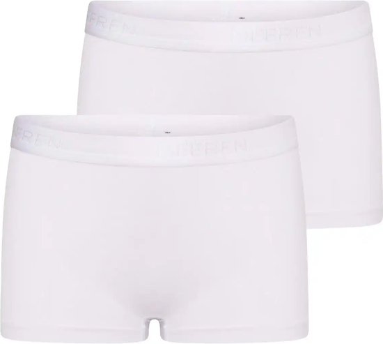 Twee witte boxer shorts met naam 'BEEREN' op de tailleband.