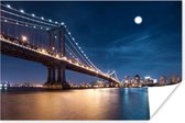 Maanlicht over de brug van Manhattan Poster 90x60 cm - Foto print op Poster (wanddecoratie woonkamer / slaapkamer) / Amerikaanse steden Poster