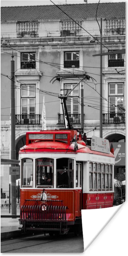 Poster Zwart-wit foto met een rode tram - 60x120 cm