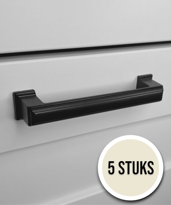 Zwarte, decoratieve handgreep met '5 stuks' aanduiding.