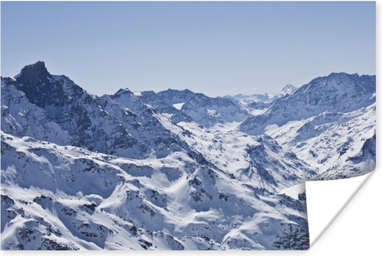 Besneeuwde bergen in de winter Poster 90x60 cm - Foto print op Poster (wanddecoratie)