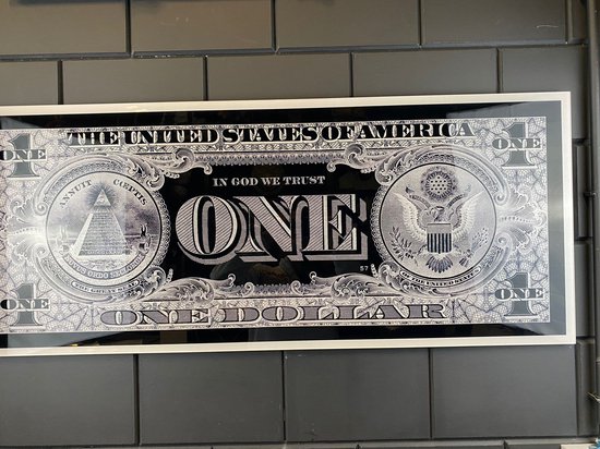 Dollar One met gelitters schilderij op plexiglas 120x50cm