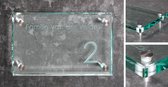 Glazen naambordje met namen huisnummer - naambordje - huisnummer - huisnummerbordje - deurbordje - deurdecoratiebordje - huisidentificatie - familienaambordje