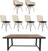 sweeek - Hout en metalen eettafel, 2 fauteuils en 4 stoelen in natuurlijk rotan, zwarte kussens, 190cm
