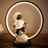 BRUBAKER Astronaut skateboarder op de maan - 33 cm tafellamp met LED-ring - ruimte skateboard bedlampje met indirecte verlichting en USB-C stekker - handbeschilderde moderne decoratieve lamp - Maanlamp
