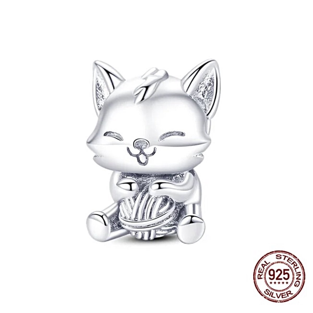 Poezelig - Zilveren Bedel - Schattige Kat met Bolletje Wol - 925 Sterling Zilver - Charm - Past op Pandora armband - Kado Idee - Katten Liefhebber