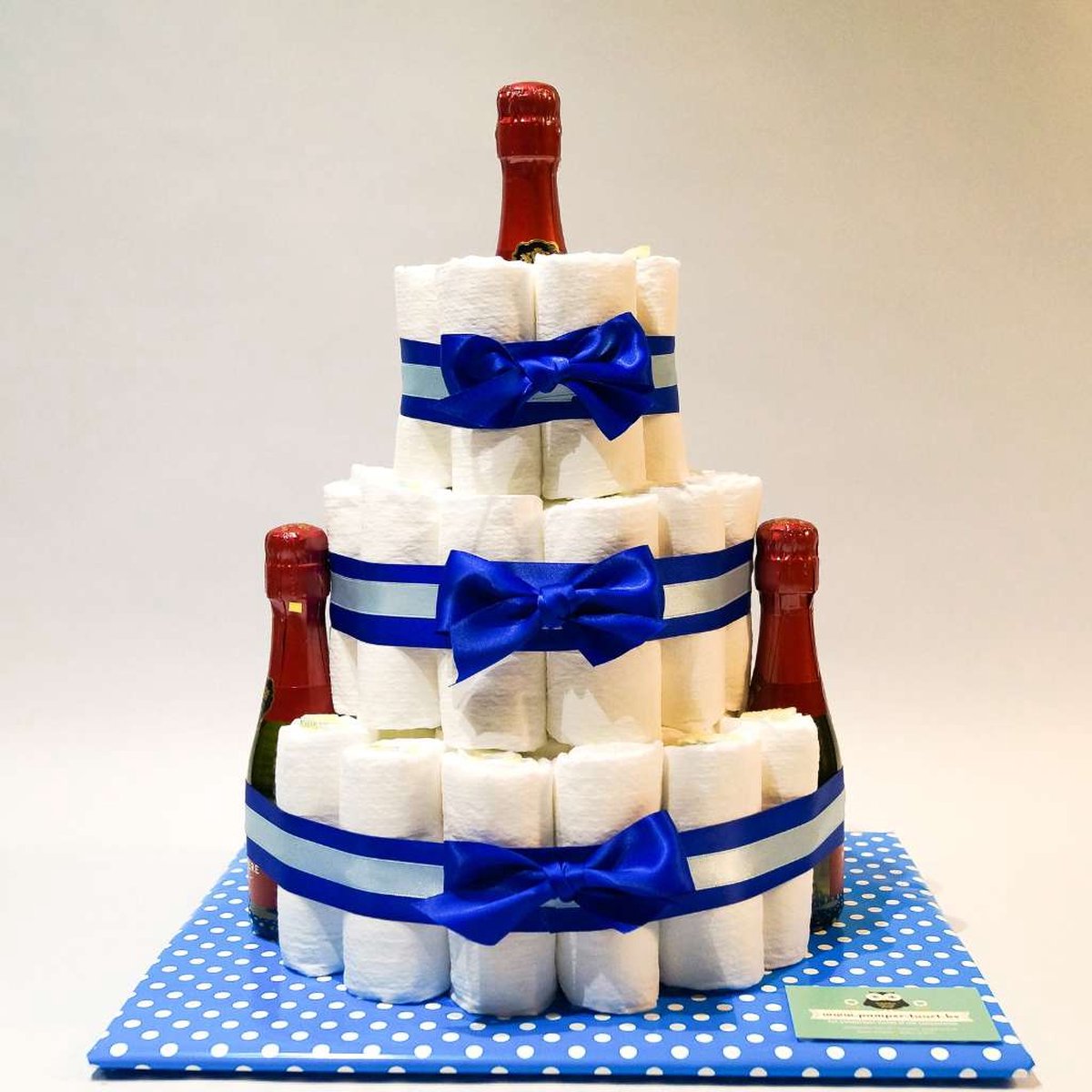Goedkoopste Pampertaart - luiertaart - jongen - 3 laags - blauw - mini cava 51 luiers maat 3