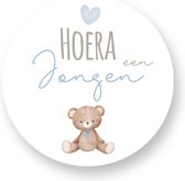 Sluitsticker Hoera een jongen- Beer- 40 mm - Geboorte Sticker - Sluitzegel - Sticker Geboortekaart - Baby nieuws - Trakteren Broer Zus Basisschool Kinderdagverblijf - Glossy - Sluitzegel - Wensetiket