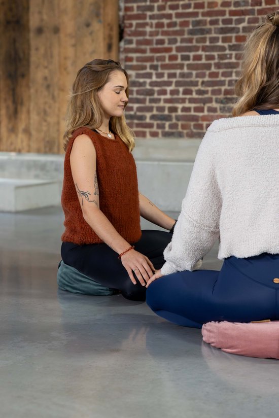 Pierre Sports Halve Maan Yoga Kussen - Donkergroen - Gevuld met Hennepvezels - 22x40x12cm van Pierre Sports — afbeelding 3