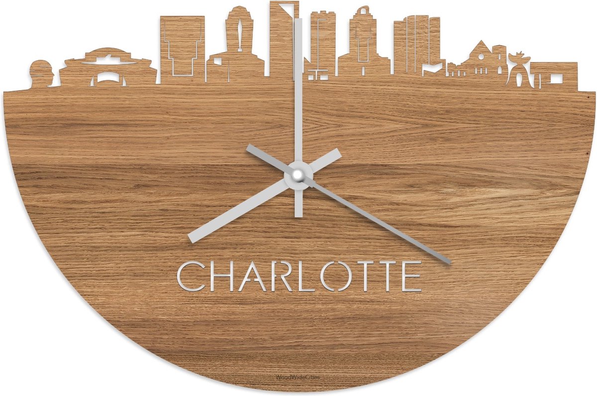Skyline Klok Charlotte Eikenhout - Ø 40 cm - Stil uurwerk - Wanddecoratie - Meer steden beschikbaar - Woonkamer idee - Woondecoratie - City Art - Steden kunst - Cadeau voor hem - Cadeau voor haar - Jubileum - Trouwerij - Housewarming - WoodWideCities