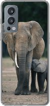 OnePlus Nord 2 5G - Bébé éléphant nourri par sa mère - Coque de téléphone en Siliconen