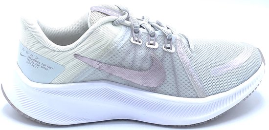 Nike Quest 4 PRM - Sneakers - Dames - Roze/Wit - Maat 40.5