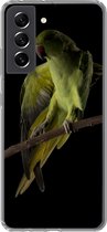 Geschikt voor Samsung Galaxy S21 FE hoesje - Papegaai - Vogel - Tak - Siliconen Telefoonhoesje