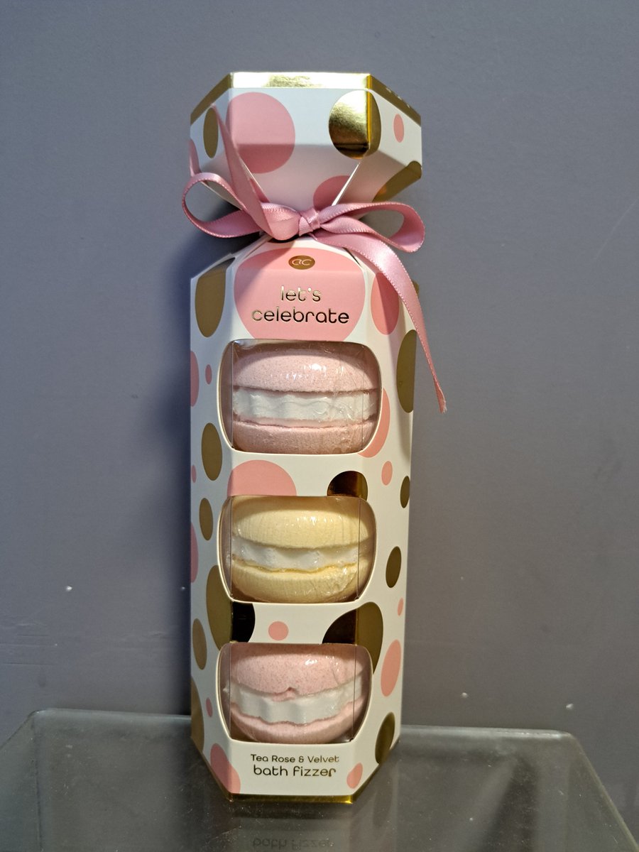 Goedkoopste bruisballen let's celebrate macarons - 3 stuks - tea rose velvet - leuk geschenk - origineel - verjaardag - moeder dag - kerst - vriend - vriendin