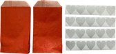 20 Rode papieren craft zakjes 7,5 x 12 cm en 20 Extreem hoog glitter gehalte zilver hartjes stickers 2,5 cm