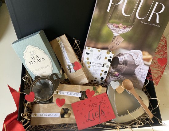 TeaFreaks - Thee - Cadeau - Veel Liefs - Losse thee en chocolade - Theezeef - Kaartje met persoonlijke boodschap - Thee magazine