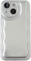 xoxo Wildhearts Wavy case Silver telefoonhoesje - Geschikt voor iPhone 13 - Golvend hoesje - Silicone case met golven - Zilver