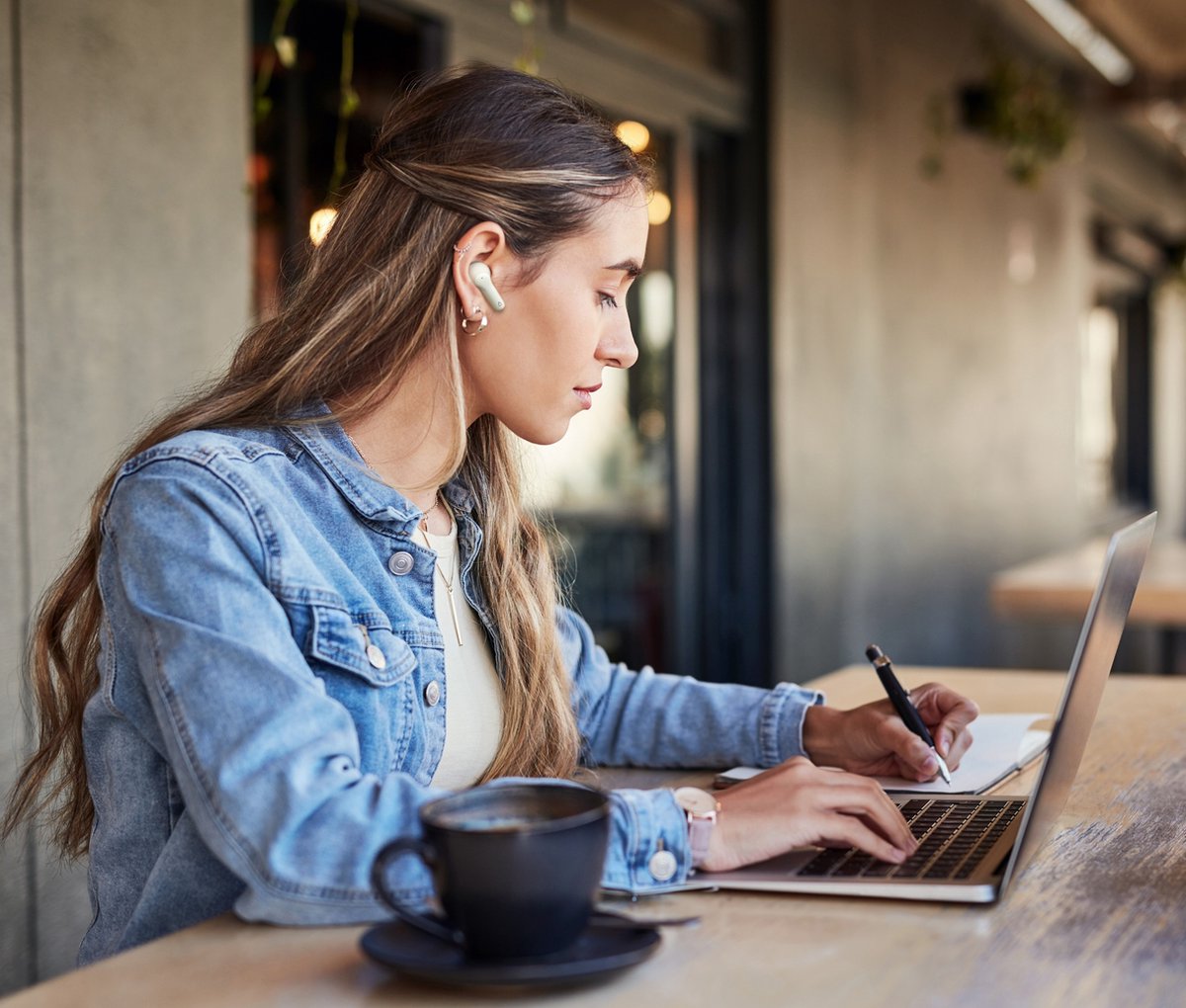Creative Zen Air Plus Lightweight True Wireless in-Ears with Bluetooth LE Audio, Hybrid Active Noise Cancellation, Ambient Mode, Up to 32 Hours Total Playtime, 6 Mics with ENC Technology (Cream
