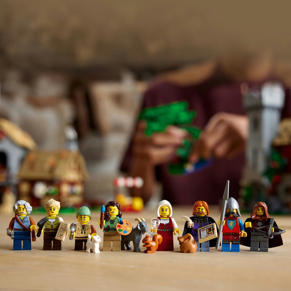 LEGO Icons Middeleeuws stadsplein - 10332 — afbeelding 3