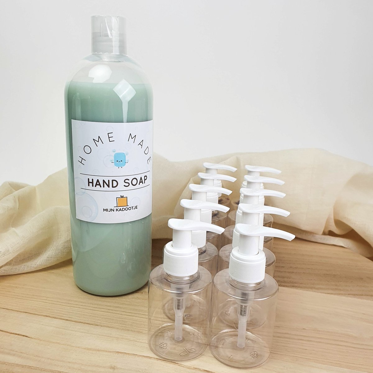 Zeep - Zeeppompje - Set van 10 + 1L handzeep - Witte dop - Eucalyptus - doopsuiker - bedankje - bedankjes - doopsuiker zeep - doopsuiker zeeppompje - feest