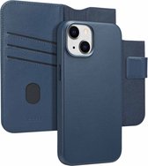 Accezz Hoesje Geschikt voor iPhone 14 Hoesje Met Pasjeshouder - Accezz Leather Bookcase 2-in-1 Geschikt voor MagSafe - donkerblauw