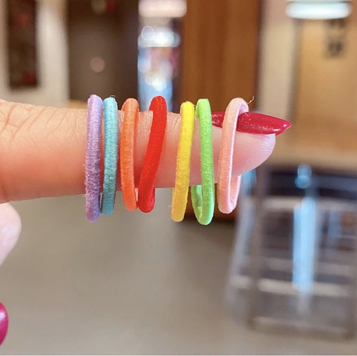 Knaak Gekleurde Haarelastiekjes - 100 stuks - Elastiek - 2 mm Dik - Kinderen - Haar Accessoires — cadeau in Cadeau-ideeën - foto 2