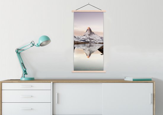 Porte-affiche avec affiche - Affiche scolaire - Vue du Stellisee sur le Cervin en Suisse - 60x120 cm - Lattes transparentes