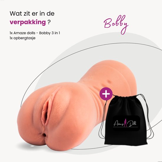 Roze 'Amaze Dolls Bobby 3 in 1' masturbator met vaginale opening en een zwart opbergtasje met logo, op een wit laken.