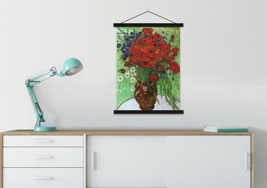 Posterhanger incl. Poster 60x80 cm - Schoolplaat - Vaas met rode papavers en madeliefjes - Vincent van Gogh - Textielposter - Zwarte latten