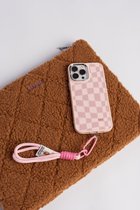 Lila hoesje voor iPhone 14 pro met koord | iPhone 14 pro | lila | geruit | korte kettig | telefoon hoesje | phone case lilac