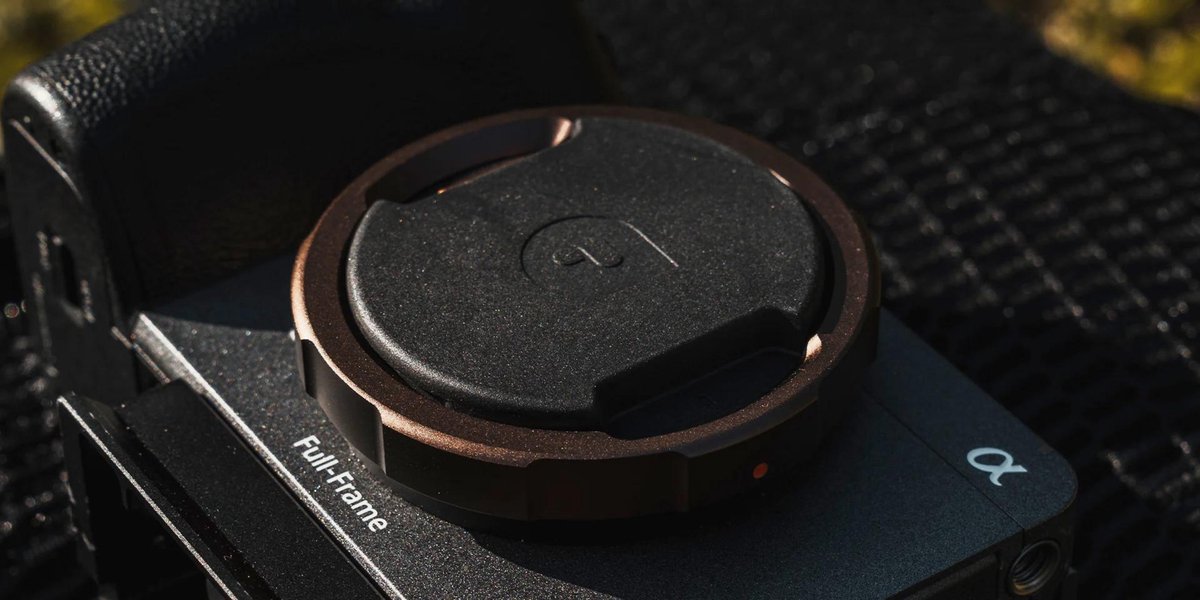 PolarPro Defender Bouchon De Corps Désert - Compatible Sony E - Protection Objectif Avec Stockage AirTag