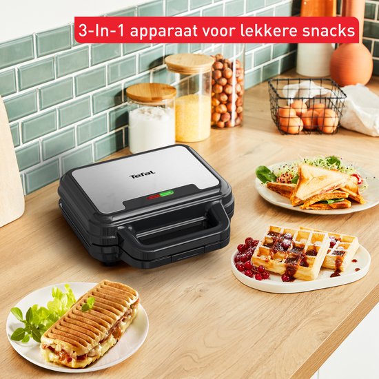 Tefal 3-in-1 snackmaker op aanrecht met een tosti, wafels en een panini.