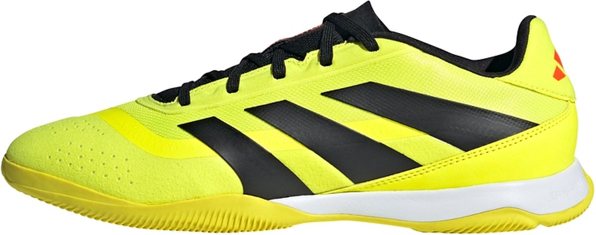 Adidas Predator League indoor voetbalschoenen voor heren, geel met zwarte strepen, maat 46, suède en mesh bovenwerk.