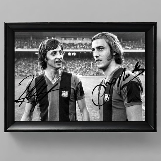 Johan Cruyff en Johan Neeskens Ingelijste Handtekening – 15 x 10cm In Klassiek Zwart Frame – Gedrukte handtekening – FC Barcelona - Nederlands Elftal – Oranje – Ajax – WK 1974 – Voetbal - Football