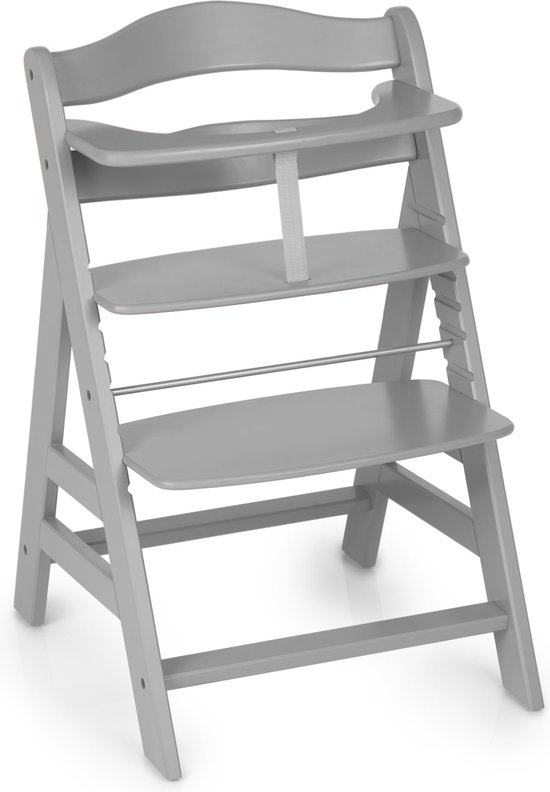 Een grijze houten kinderstoel met dienblad.