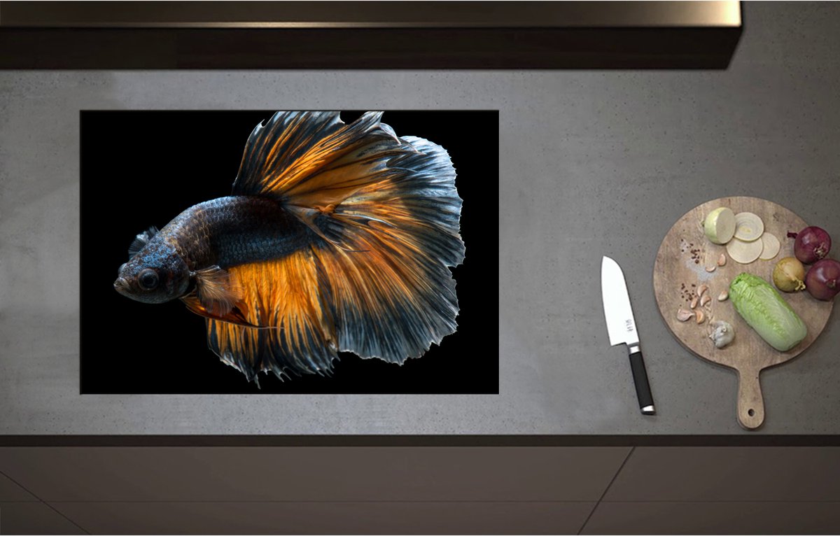 Inductieplaat Beschermer - Blauwe Vis met Oranje Details en Dansende Vinnen - 75x51 cm - 2 mm Dik - Inductie Beschermer - Bescherming Inductiekookplaat - Kookplaat Beschermer van Wit Vinyl